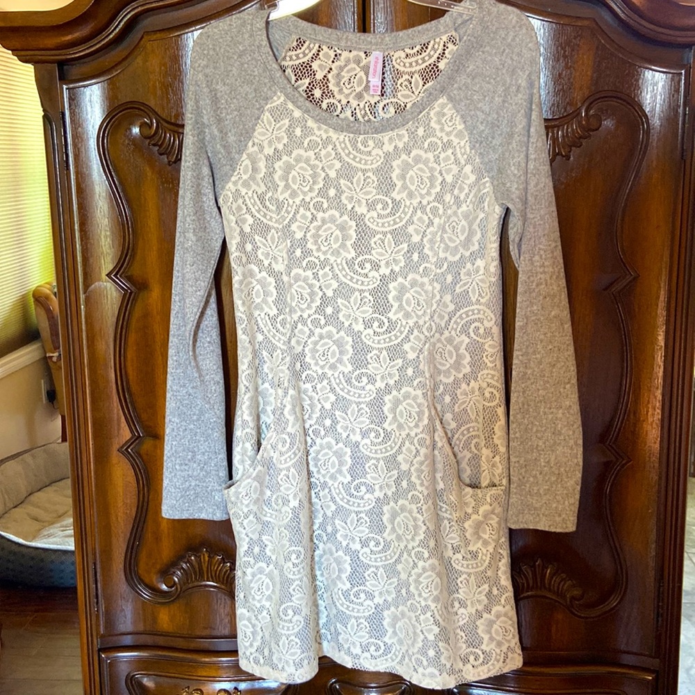 NWOT beautiful sweater type dress in size M